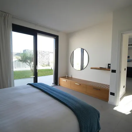 Paolimura , & Apartment *