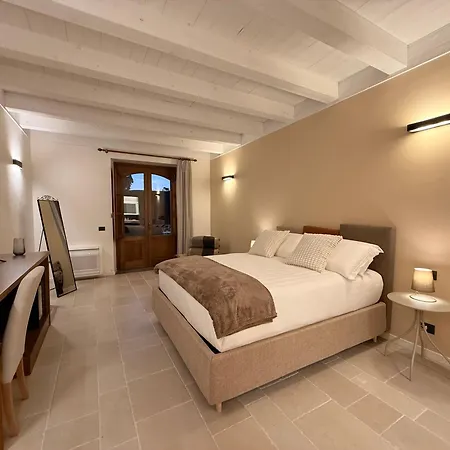 Paolimura , & Resort Aci Catena