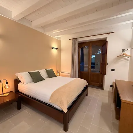 Resort Paolimura , &