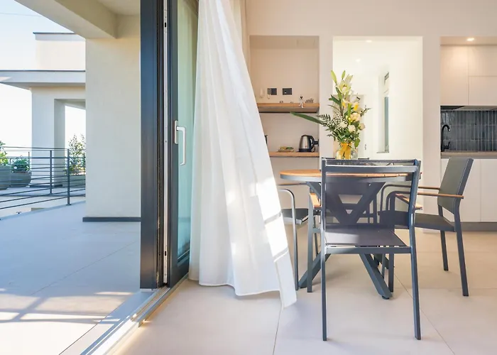 Paolimura , & 公寓 *